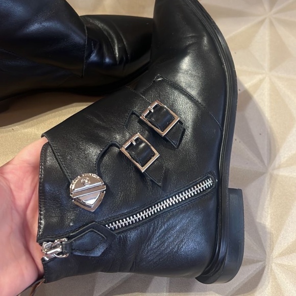 Authentic Louis Vuitton black ankle boots size EU36 - Picture 2 of 7